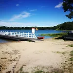 Hotelowe Nad Jeziorem Jelen Vandrerhjem Bytów
