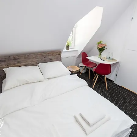 Hotelowe Nad Jeziorem Jelen Hostel Bytów