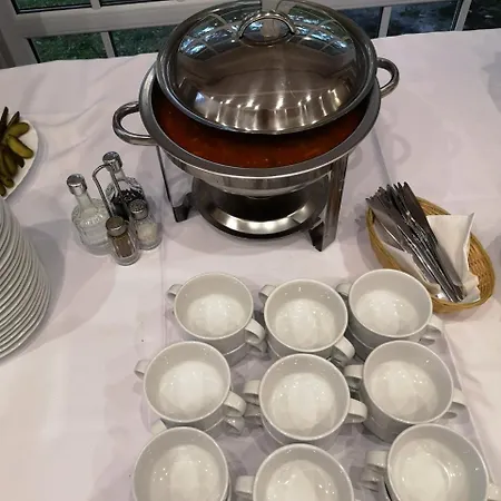 Hotelowe Nad Jeziorem Jelen Hostel *