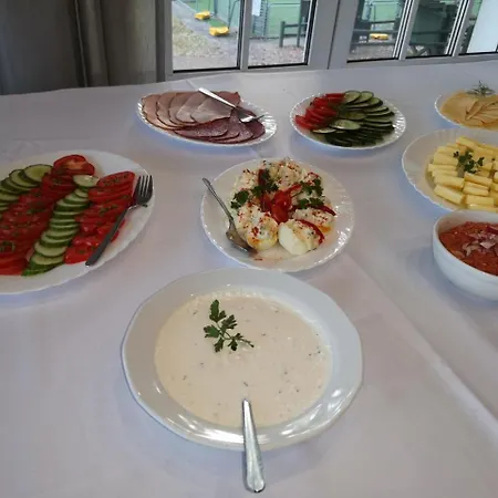 Hotelowe Nad Jeziorem Jelen Hostel Bytów