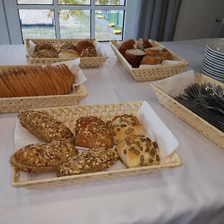 Hostel Hotelowe Nad Jeziorem Jelen Bytów