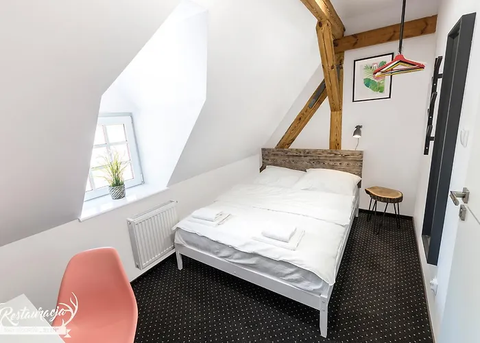 Hotelowe Nad Jeziorem Jelen Hostel *