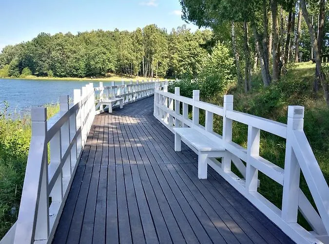 Hostel Hotelowe Nad Jeziorem Jelen *