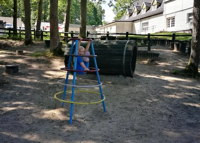 Hotelowe Nad Jeziorem Jelen Hostel Bytów