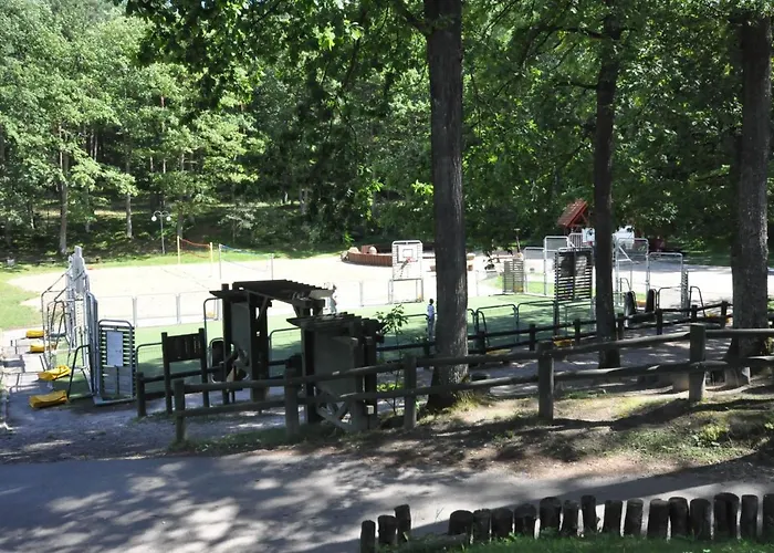 Hostel Hotelowe Nad Jeziorem Jelen *