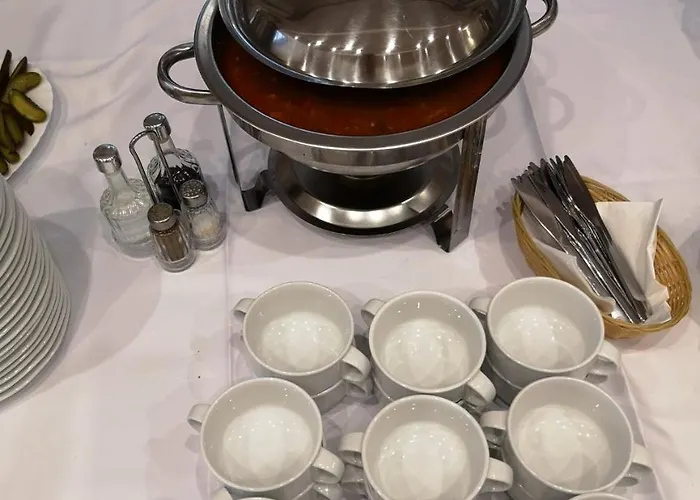 Hotelowe Nad Jeziorem Jelen Hostel *