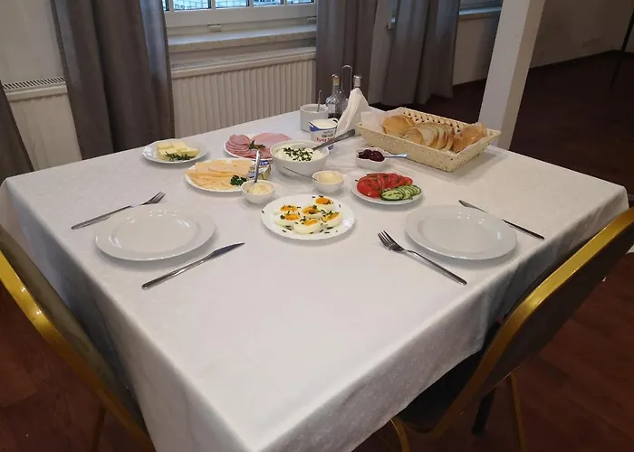 Hotelowe Nad Jeziorem Jelen Hostel Bytów