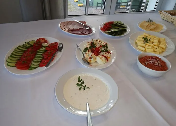 Hotelowe Nad Jeziorem Jelen Hostel Bytów