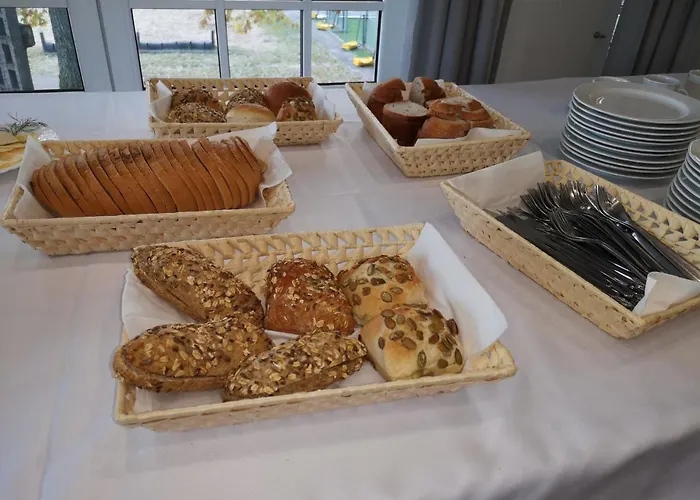 Hostel Hotelowe Nad Jeziorem Jelen Bytów