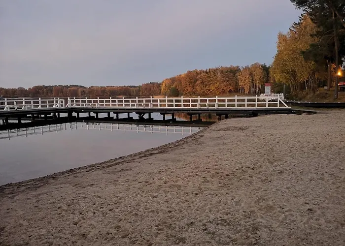 Hotelowe Nad Jeziorem Jelen Hostel Bytów