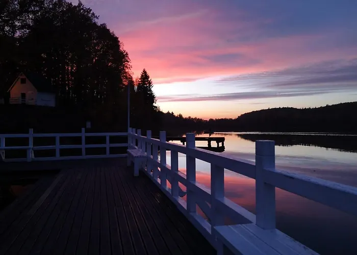 Hostel Hotelowe Nad Jeziorem Jelen *